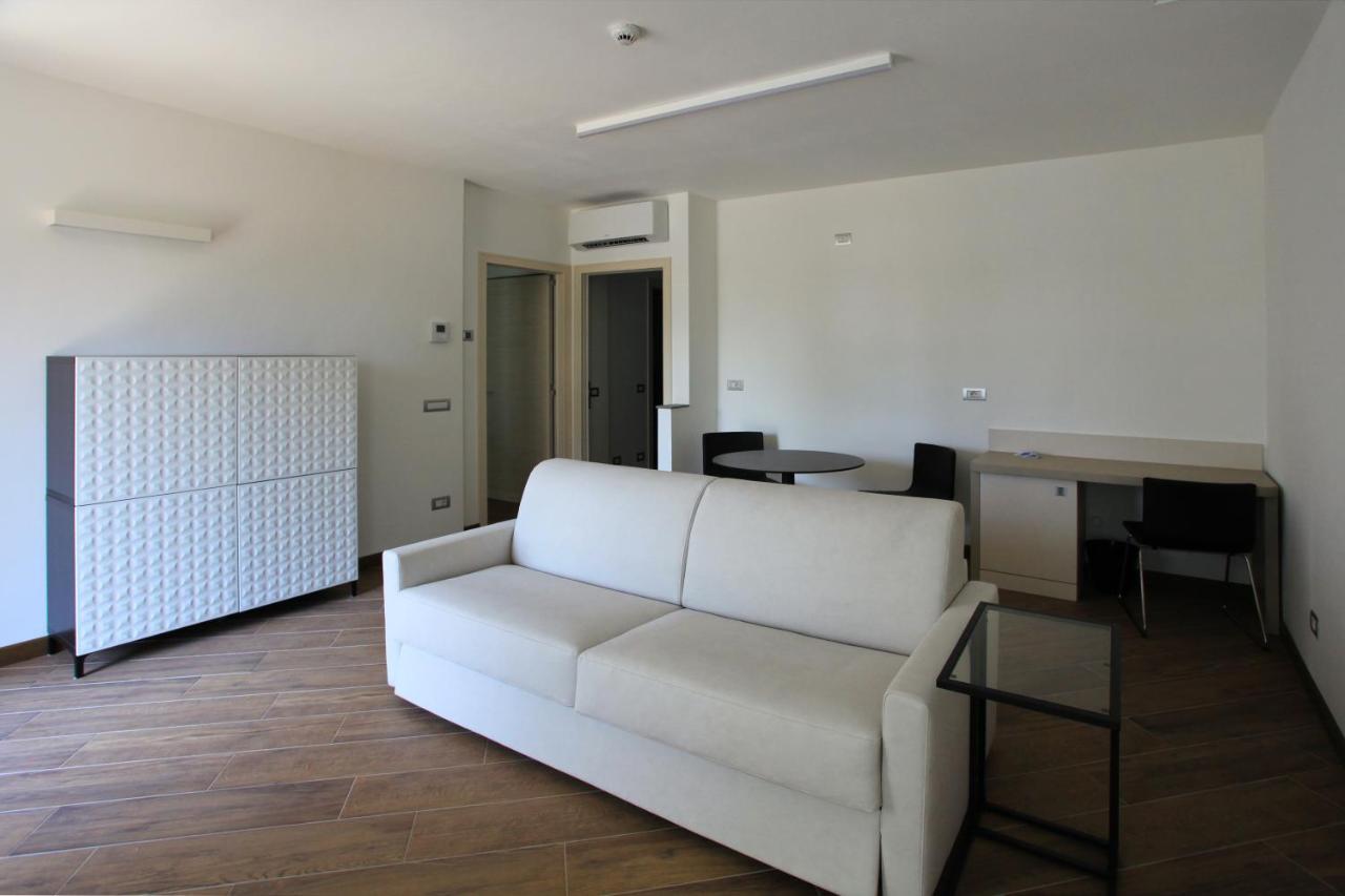Hotel Ponti Angera Exterior photo